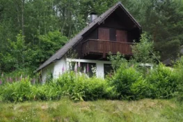 Правда ли, что старые дома в СНТ сейчас сносят?